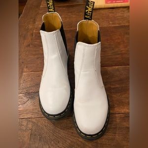Doc Marten white smooth classic 2796 Chelsea Ankle Boot